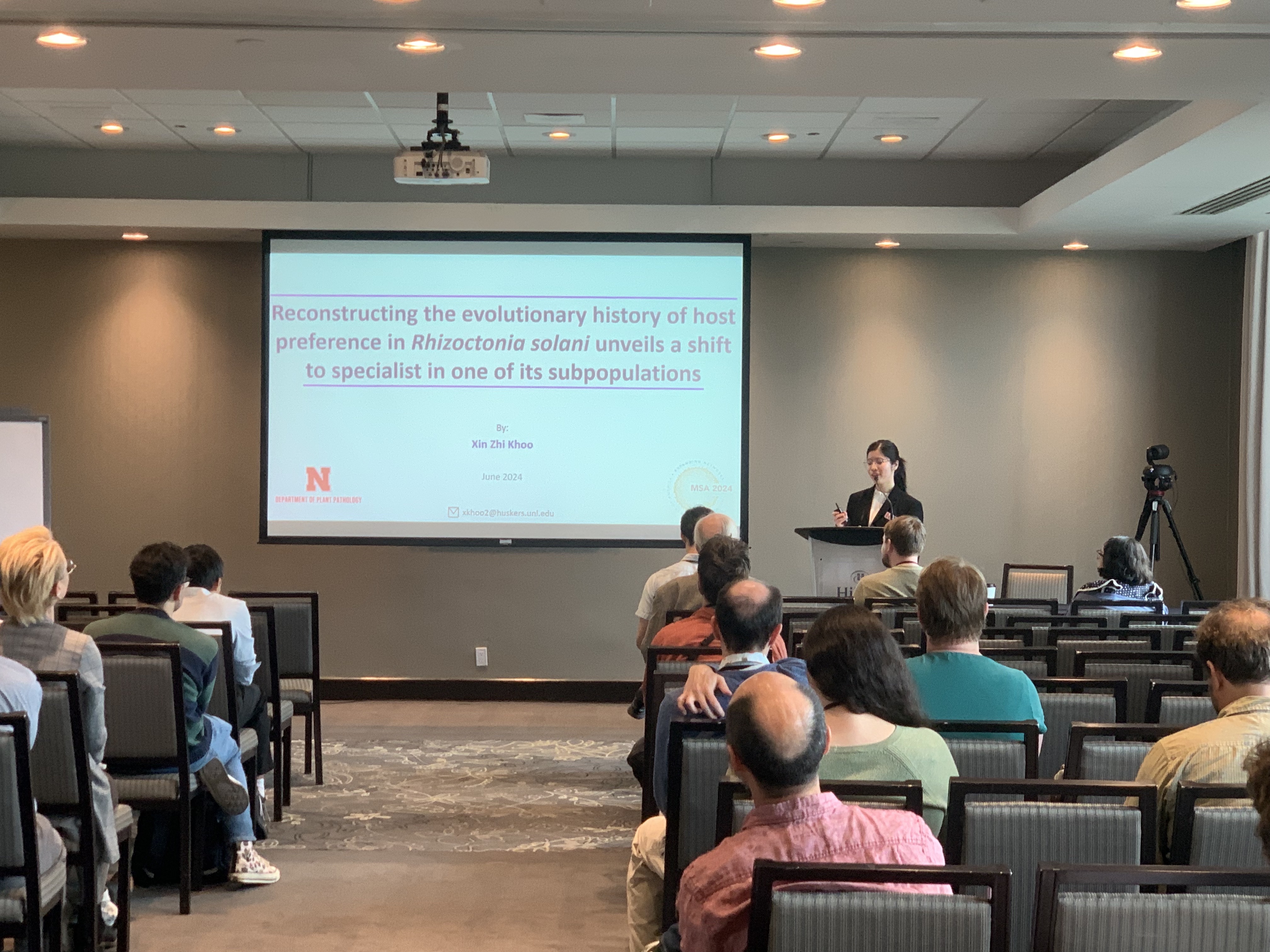 Xin Zhi presenting at the MSA 2024 meeting