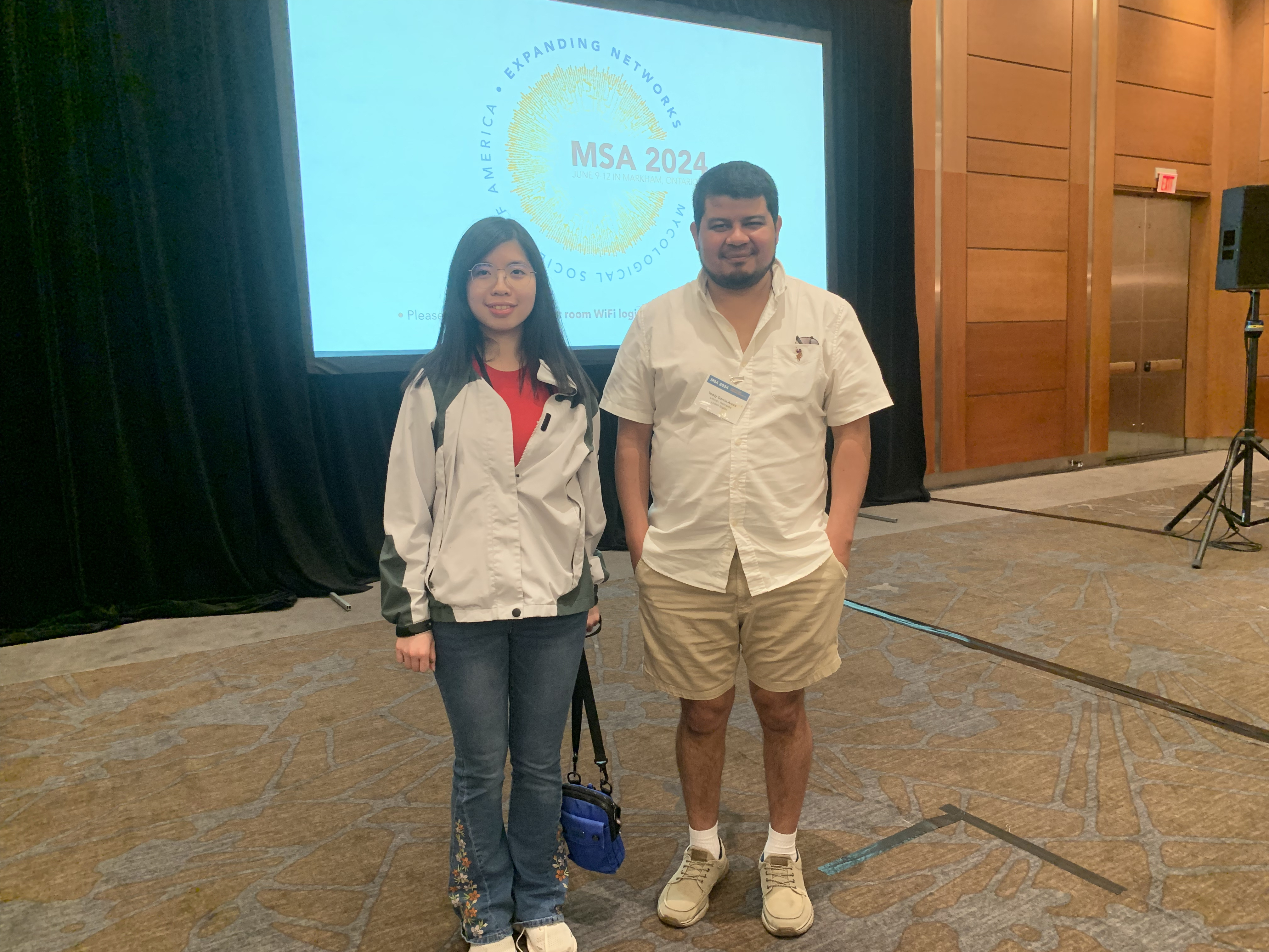 Teddy and Xin Zhi attended the MSA meeting in Canada!